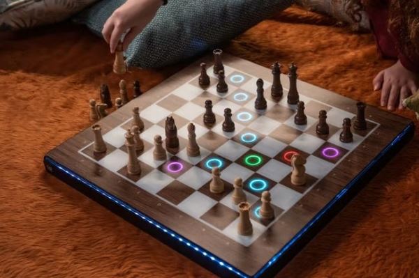Роботизированные шахматы GoChess для игры с ИИ и реальными соперниками