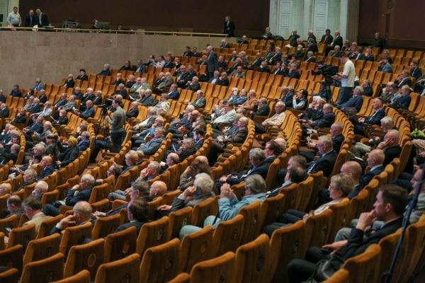 <br />
				Второй день общего собрания членов РАН посвятили награждению ученых	
