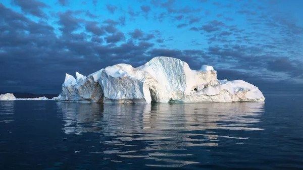 <br />
				Ученые УрФУ выяснили, что влияет на скорость замерзания морской воды	